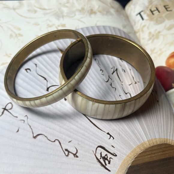 Vintage Boho Bohemian White Bone ? and Brass Bangle Bracelet Set - Picture 7 of 7